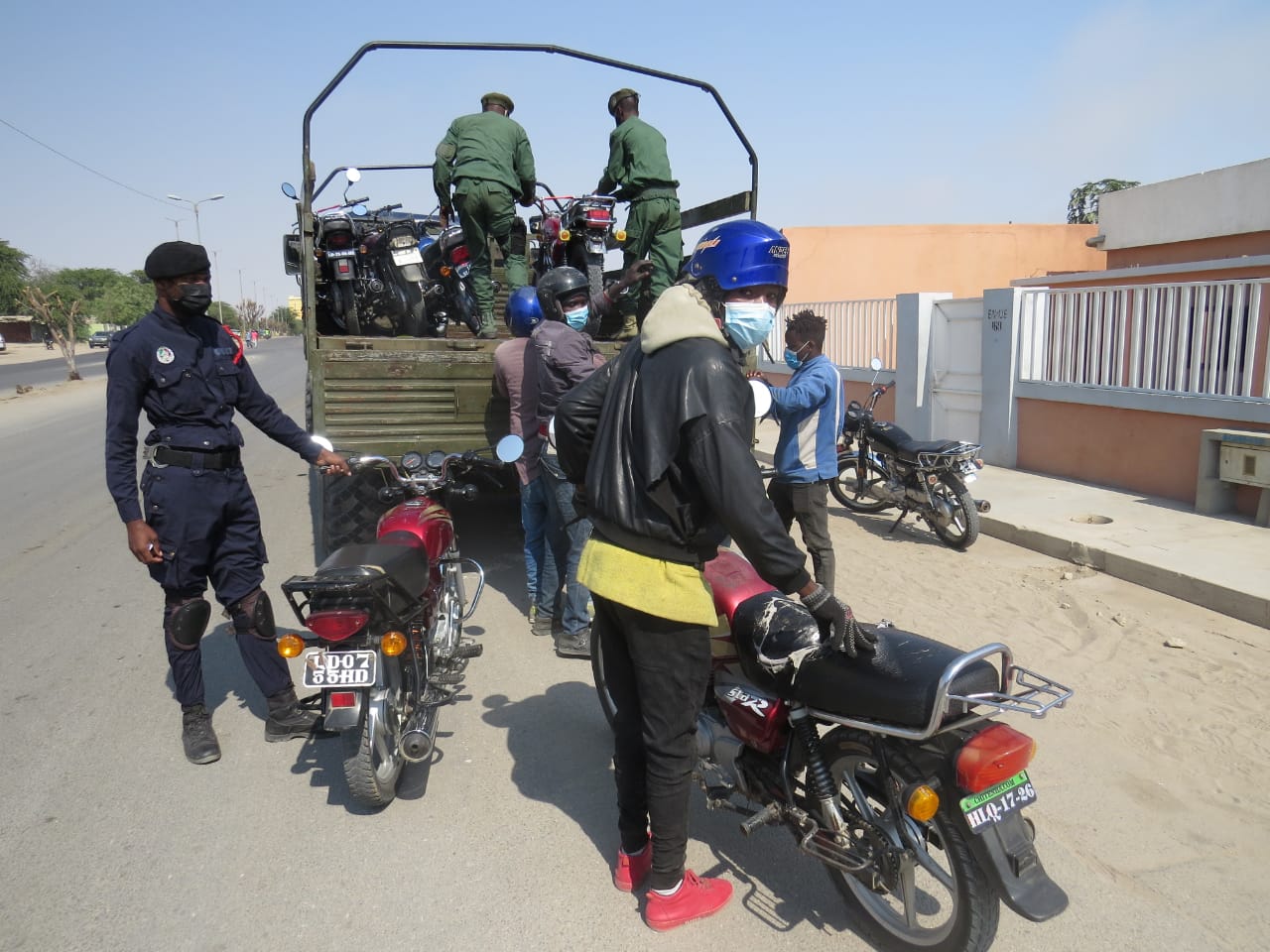 NAMIBE: MAIS DE 180 MOTORIZADAS APREENDIDAS POR DIVERSAS INFRACÇÕES