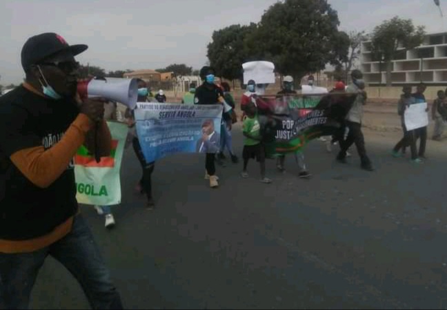 Jovens do Namibe marcharam neste sábado,16, em defesa do estado democratico e de direito