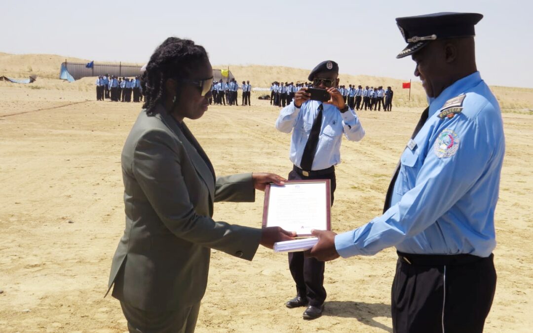 NAMIBE: EFECTIVOS DA POLÍCIA  NACIONAL HOMENAGEADOS  COM ENTREGA DE CERTIFICADOS E MEDALHAS