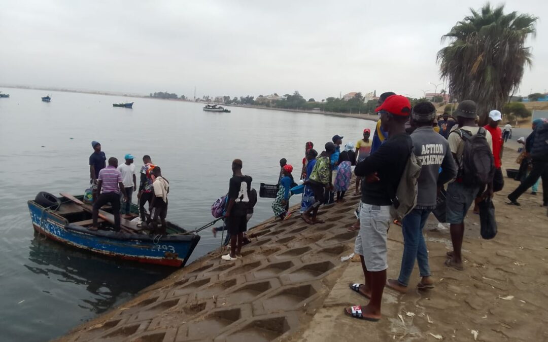 MULHERES PEIXEIRAS NO NAMIBE QUEREM NEGOCIAR COM AUTORIDADES LOCAIS SOBRE MERCADO DO PEIXE DE VOLTA