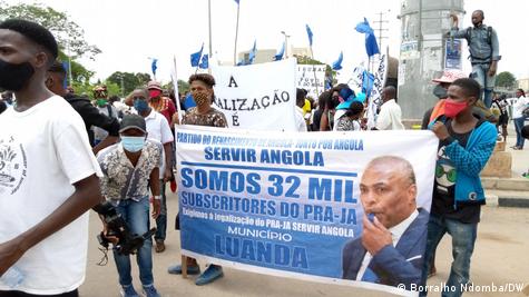 MPLA E PRAJA-SERVIR ANGOLA EM ACTOS DE MASSAS NO NAMIBE