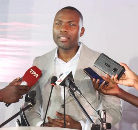 NAMIBE: EDSON HENRIQUES VENCE PRÉMIO DE JORNALISMO EM DOiS ANOS CONSECUTIVOS